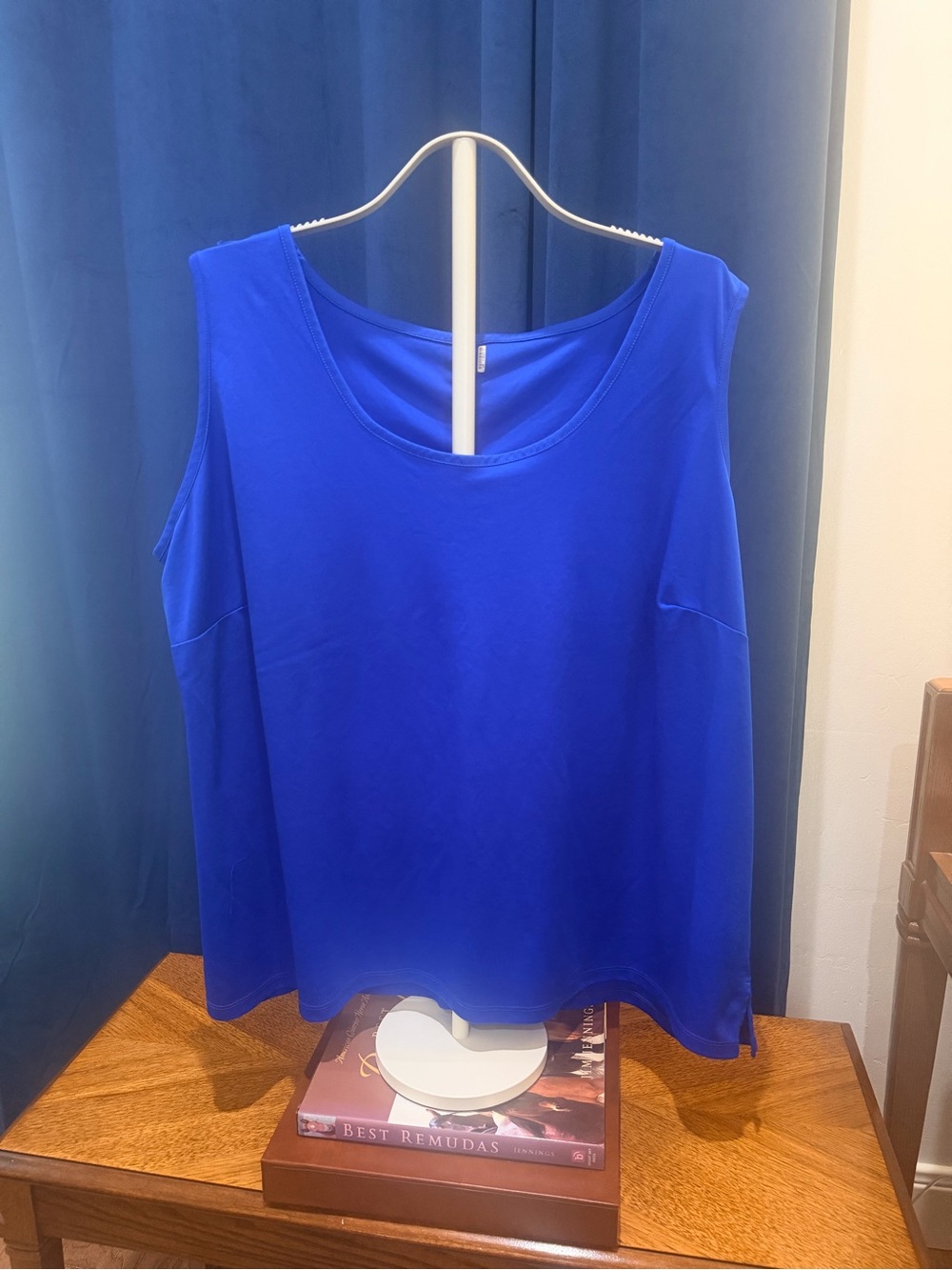 Women’s Sleeveless Scoop Neck Top - Royal Blue